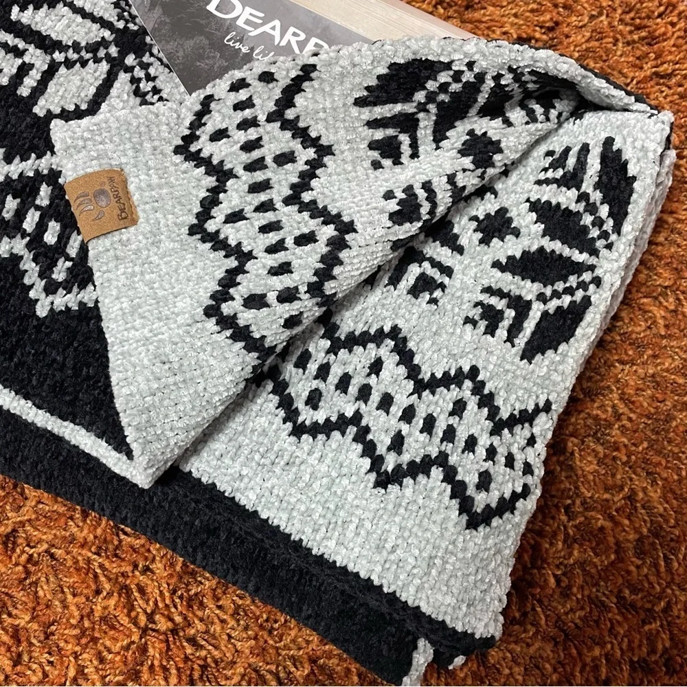 Bearpaw Matching Scarf and Glove Set OSFM